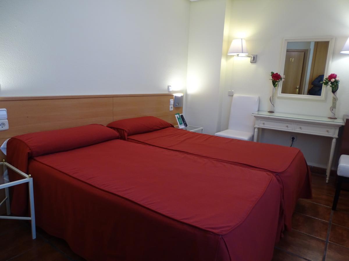 Pension El Otero 2 Guadalajara Bagian luar foto